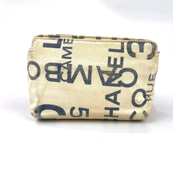 Chanel Pouch Chanel CANVAS CHANEL LOGO WHITE SILVER AUTHENTIC. - Picture 4 of 11